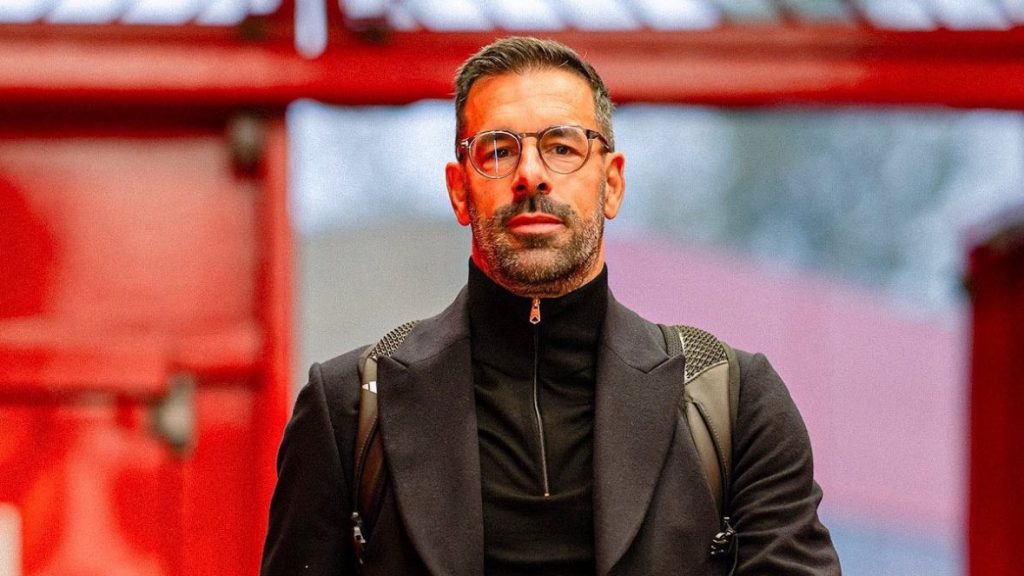 Ruud van Nistelrooy Commits to Long-Term Support for Manchester United's Future