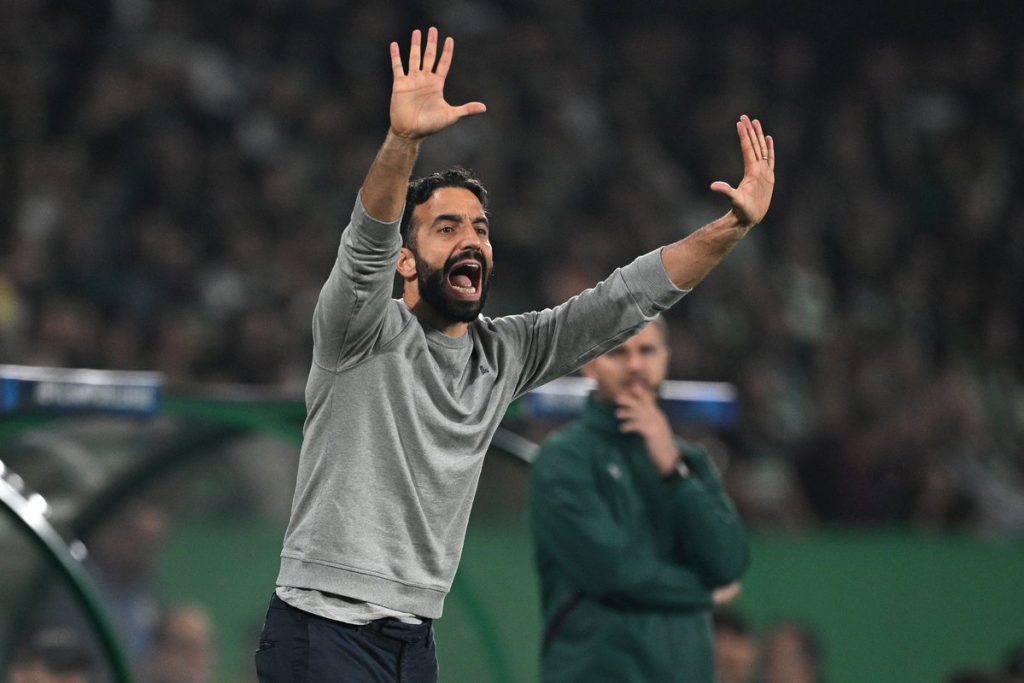 Amorim Challenges Zirkzee and Praises Bruno Fernandes' Development