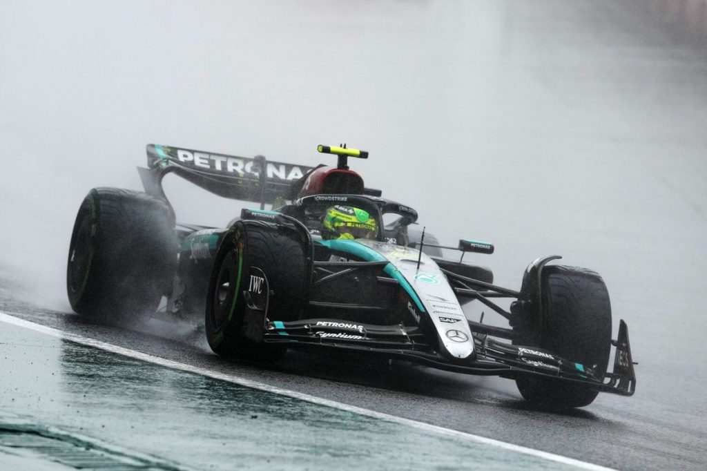 Hamilton Eager for Season End as Ferrari Move Looms