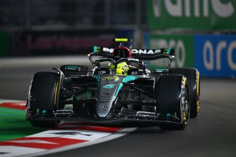 F1 Las Vegas GP: Hamilton Tops Norris in Thrilling Practice Session