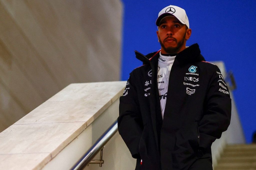 Hamilton in Two Minds Over Ferrari Run at Abu Dhabi Test