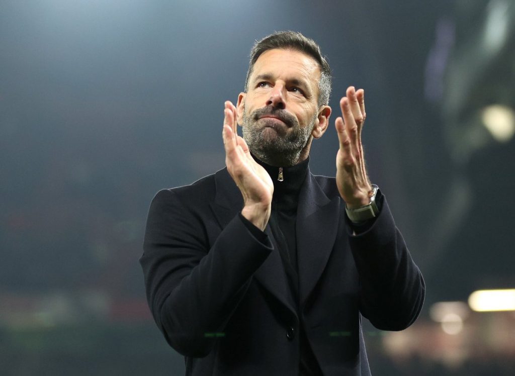 Ruud van Nistelrooy Expresses Desire to Manage Manchester United