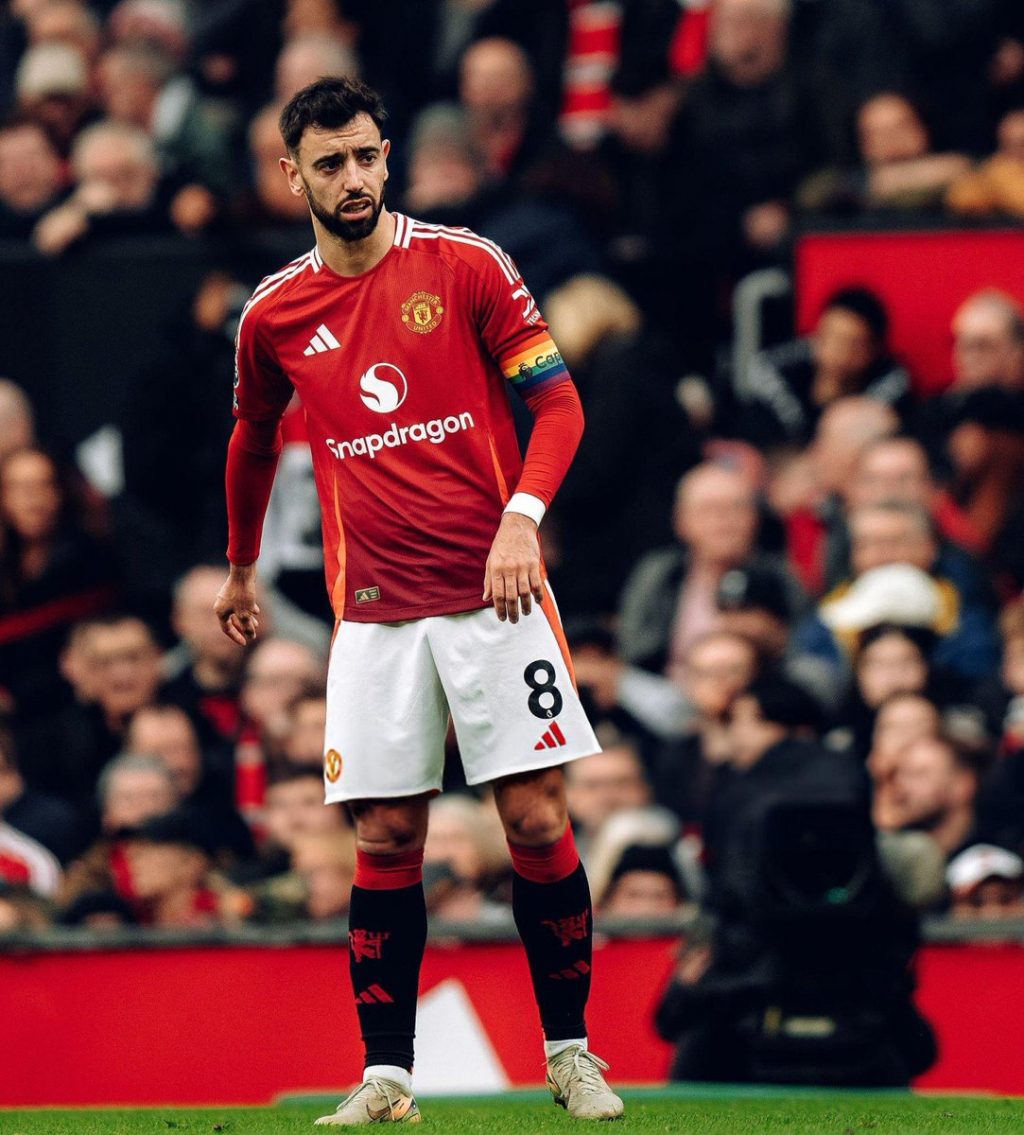 Rúben Amorim Confirms Bruno Fernandes Fit to Play After Injury Concerns