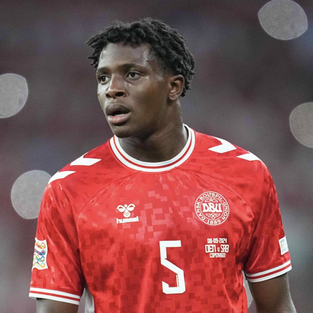 Antony Secures Loan Move to Real Betis as Manchester United Eye Replacement