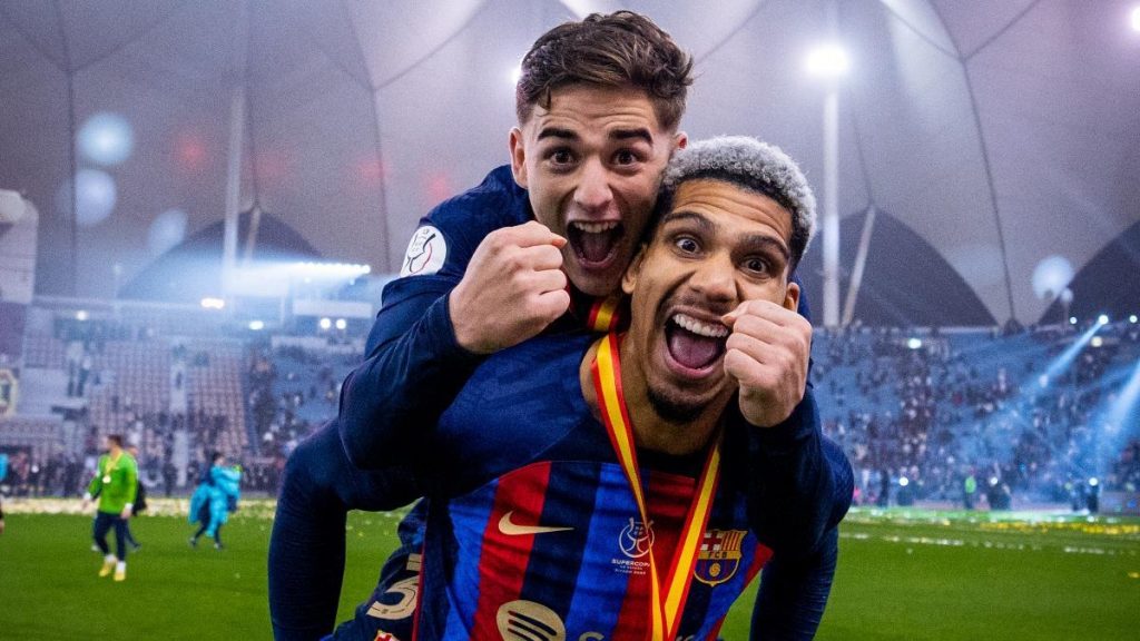 Gavi Assures Barcelona Fans as Ronald Araujo Stays Committed to the Club
