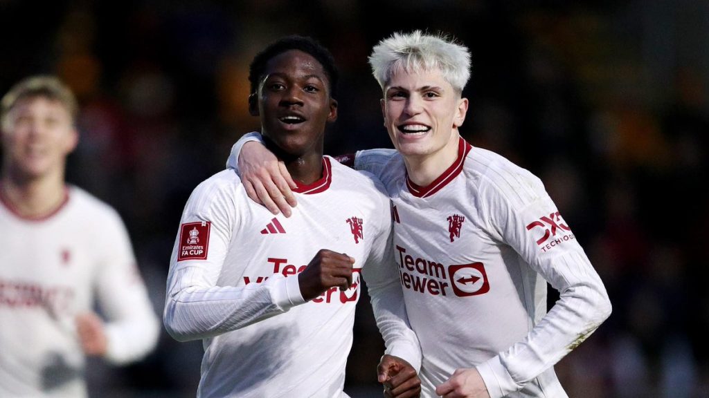 Kobbie Mainoo and Alejandro Garnacho Shine in Manchester United's Starting XI Against Arsenal