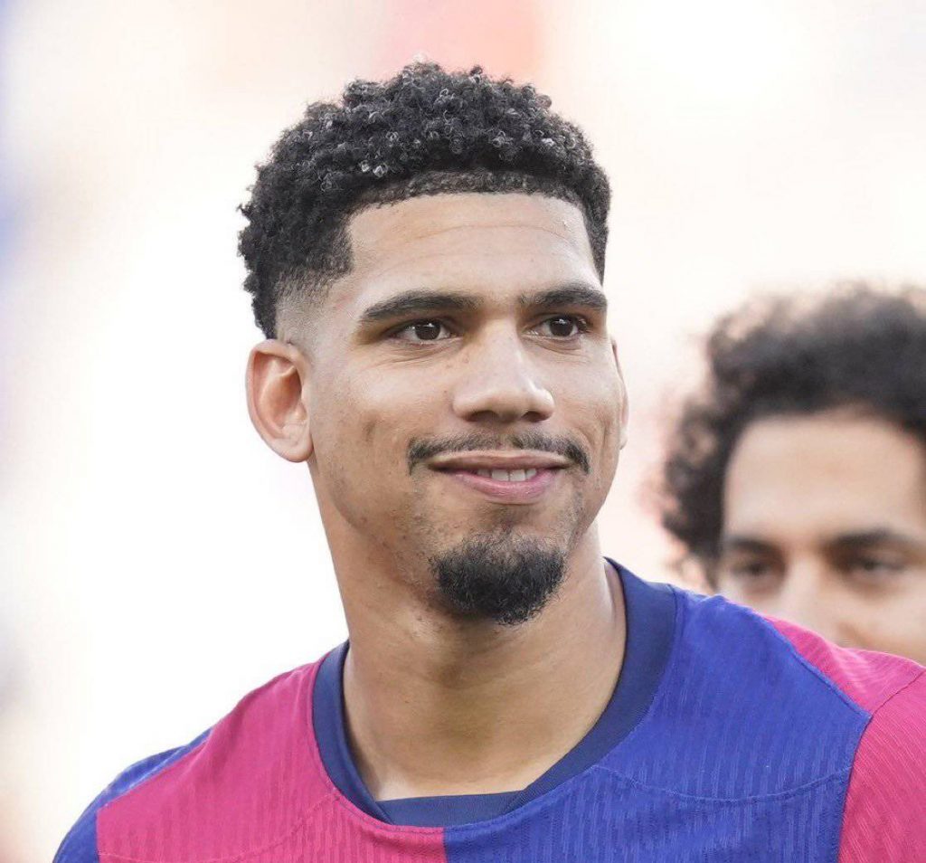 Ronald Araujo Starts for FC Barcelona After Confirming His Commitment to the Club