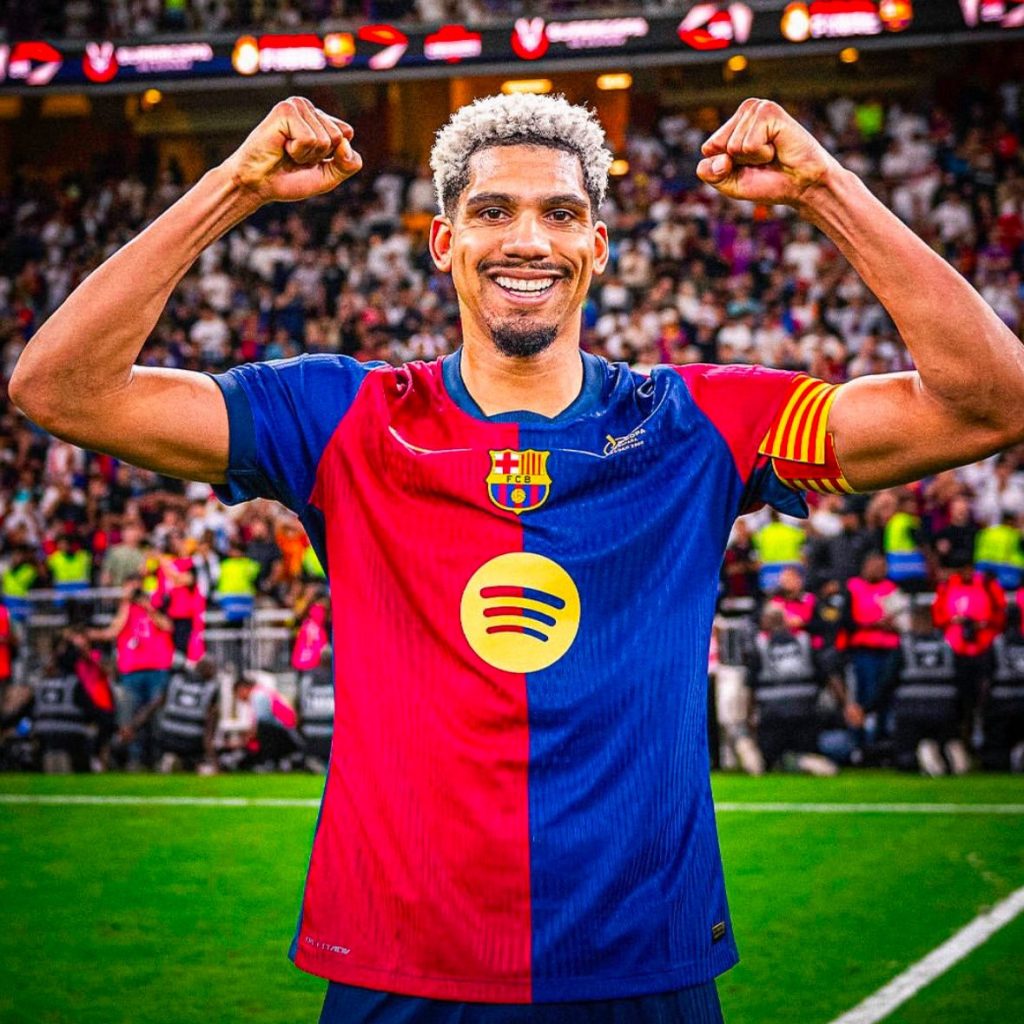 FC Barcelona President Laporta Optimistic About Ronald Araújo's Future Amidst Juventus Speculation