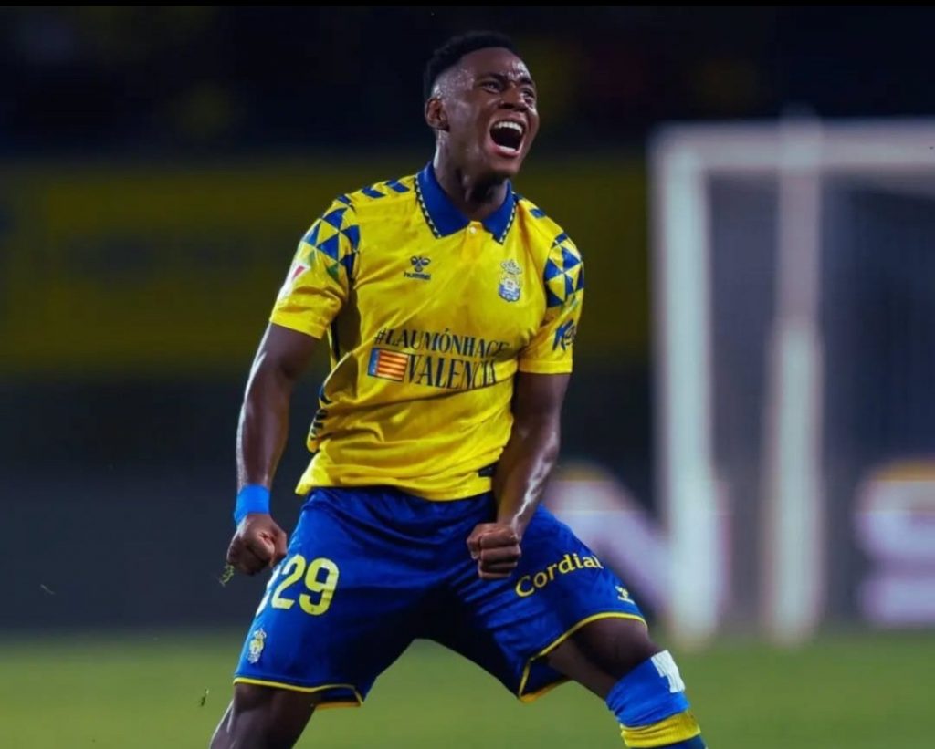 Chelsea Keep Tabs on Dario Essugo: A Promising Midfield Prospect