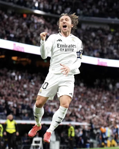 Luka Modrić: A Standing Ovation for a Timeless Midfield Maestro