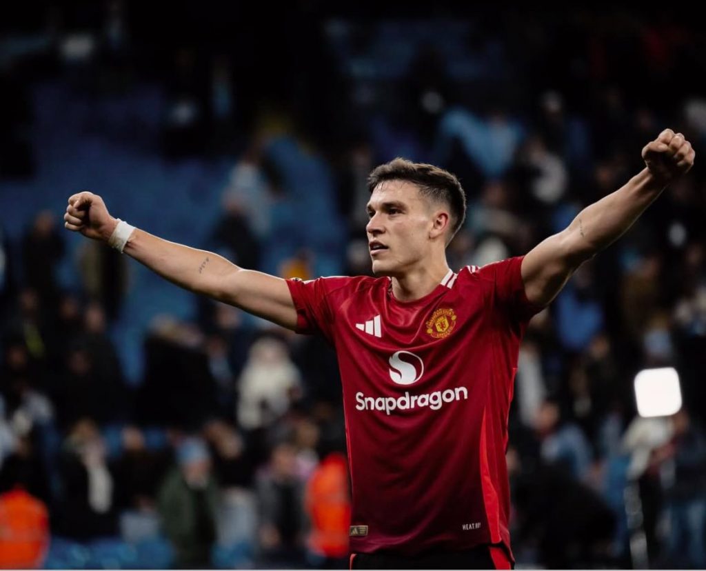 Manuel Ugarte Scores First Goal for Manchester United in Victory Over Everton