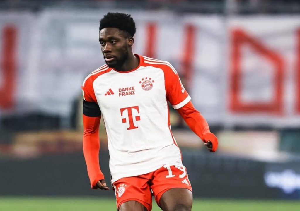 Alphonso Davies Suffers ACL Tear: Bayern Munich Star Out for Six Months