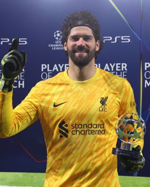 Arne Slot Praises Alisson as the Best Goalkeeper in the World After Impressive Performance