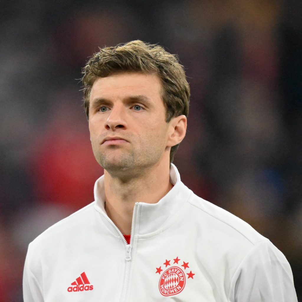 Bayern Munich Initiates Contract Talks with Three Key Players