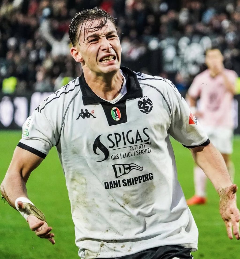 Francesco Pio Esposito Secures Long-Term Future at Inter Milan Despite Premier League Interest