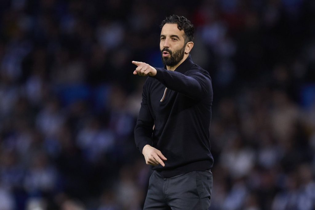 Rúben Amorim Highlights the Passion of Manchester United Fans Amid Challenges