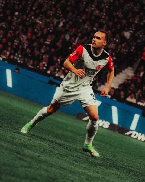 Arthur Theate: Premier League Clubs Eye Eintracht Frankfurt's Defensive Dynamo