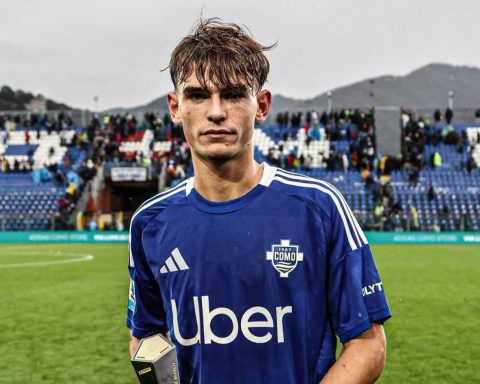 Will Nico Páz Stay at Como Amidst Real Madrid's Decision-Making?