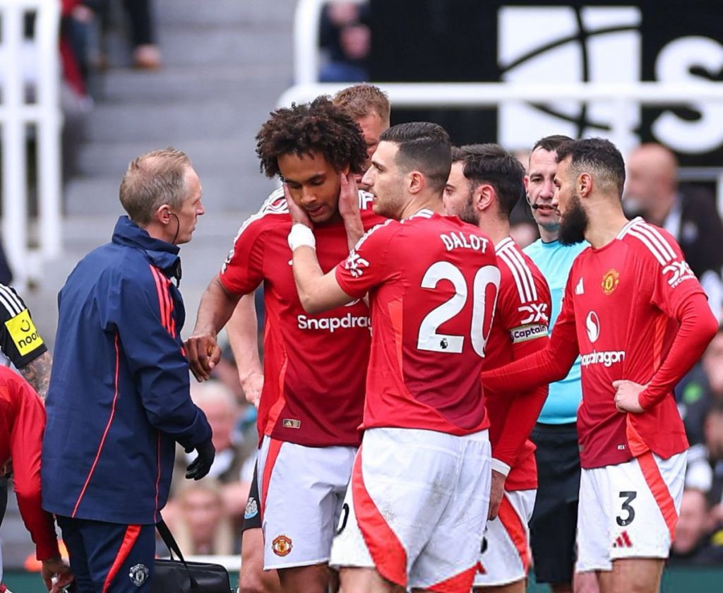 Rúben Amorim Casts Doubts on Zirkzee's Future After Disappointing Display Against Lyon