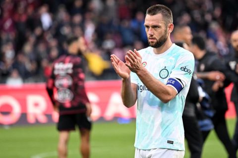 Stefan de Vrij Extends His Stay at Inter While Considering Future Options