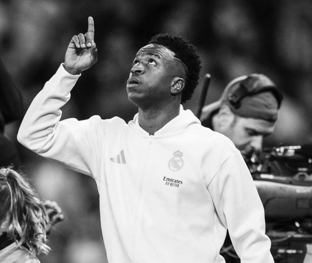 Vinicius Jr Convinces Real Madrid Fans: "We're in it Together Until the End!"