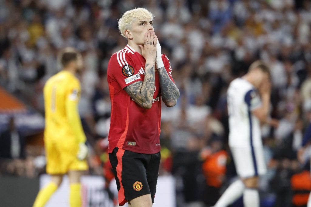 Alejandro Garnacho Set for Potential Manchester United Exit Amidst Interest