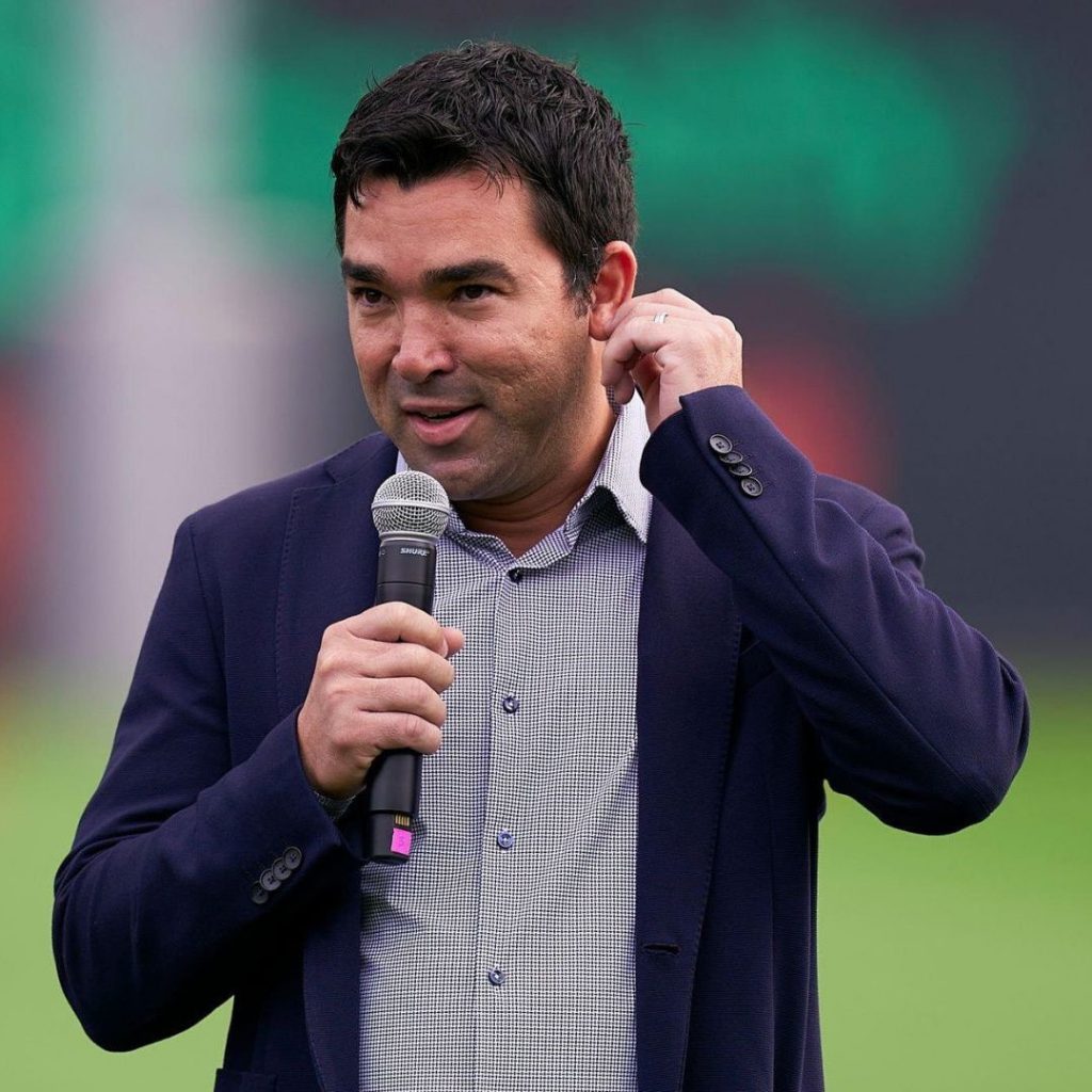 Barcelona Director Deco Shuts Down Gyökeres Transfer Rumours, Citing Lewandowski's Presence