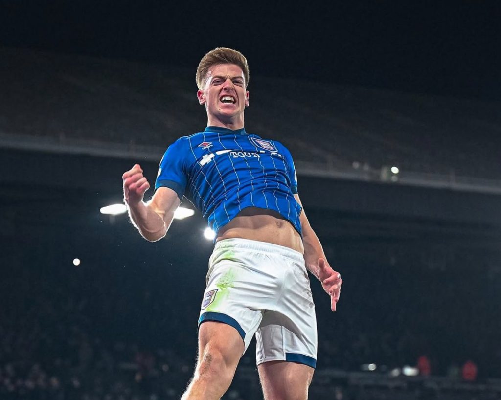 Chelsea Closing in on Liam Delap After Positive Talks