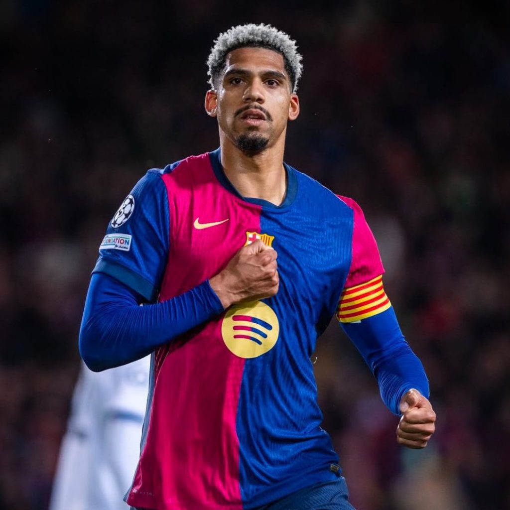 Hansi Flick Backs Ronald Araujo for Next Season Despite Injury Setbacks