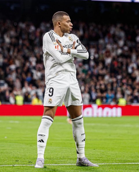 Kylian Mbappé Scores 37th Goal of the Season with Crucial Penalty Against Barcelona