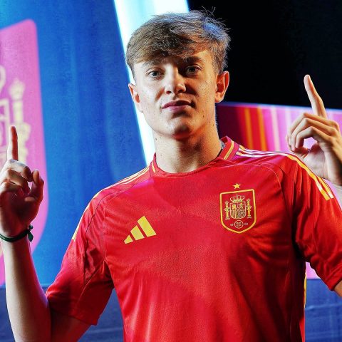 Aston Villa Initiates Talks with Real Betis for Young Talent Jesús Rodriguez