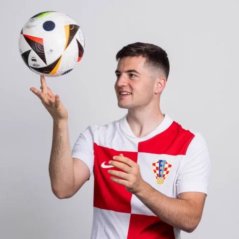 Martin Baturina Set to Join Como: Advanced Negotiations Underway