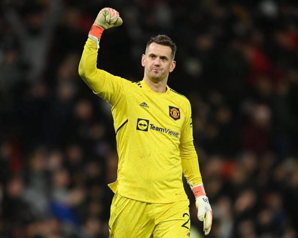 Tom Heaton Signs New Contract with Manchester United Valid Until 2026