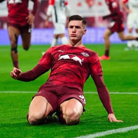 Alexander Isak's Liverpool Dream and Benjamin Šeško's Transfer Dilemma