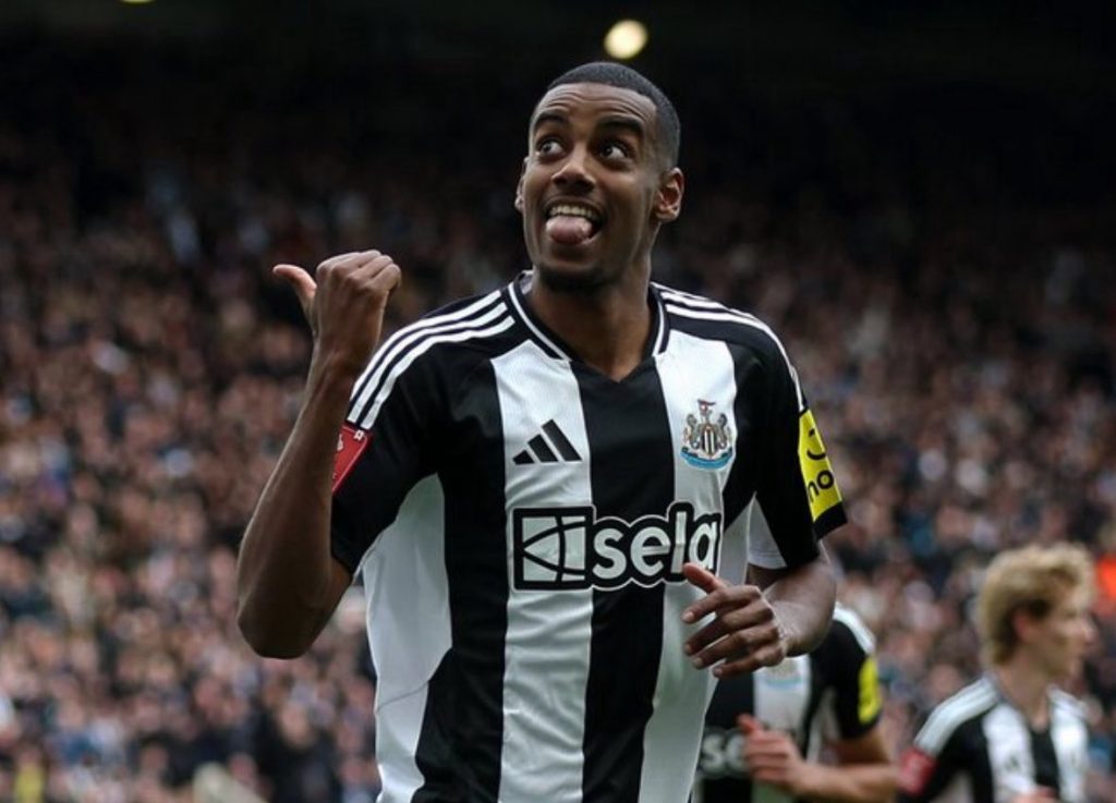 Eddie Howe Clarifies Alexander Isak's Contract Situation at Newcastle United