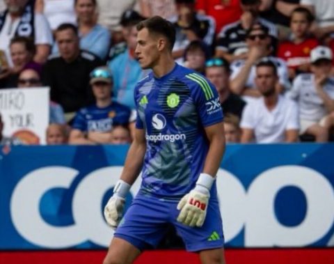 Radek Vitek Signs New Contract with Manchester United