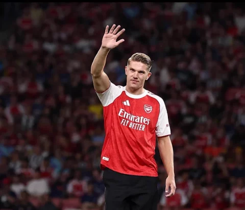 Viktor Gyökeres Embraces Arsenal Challenge with Iconic No. 14 Shirt
